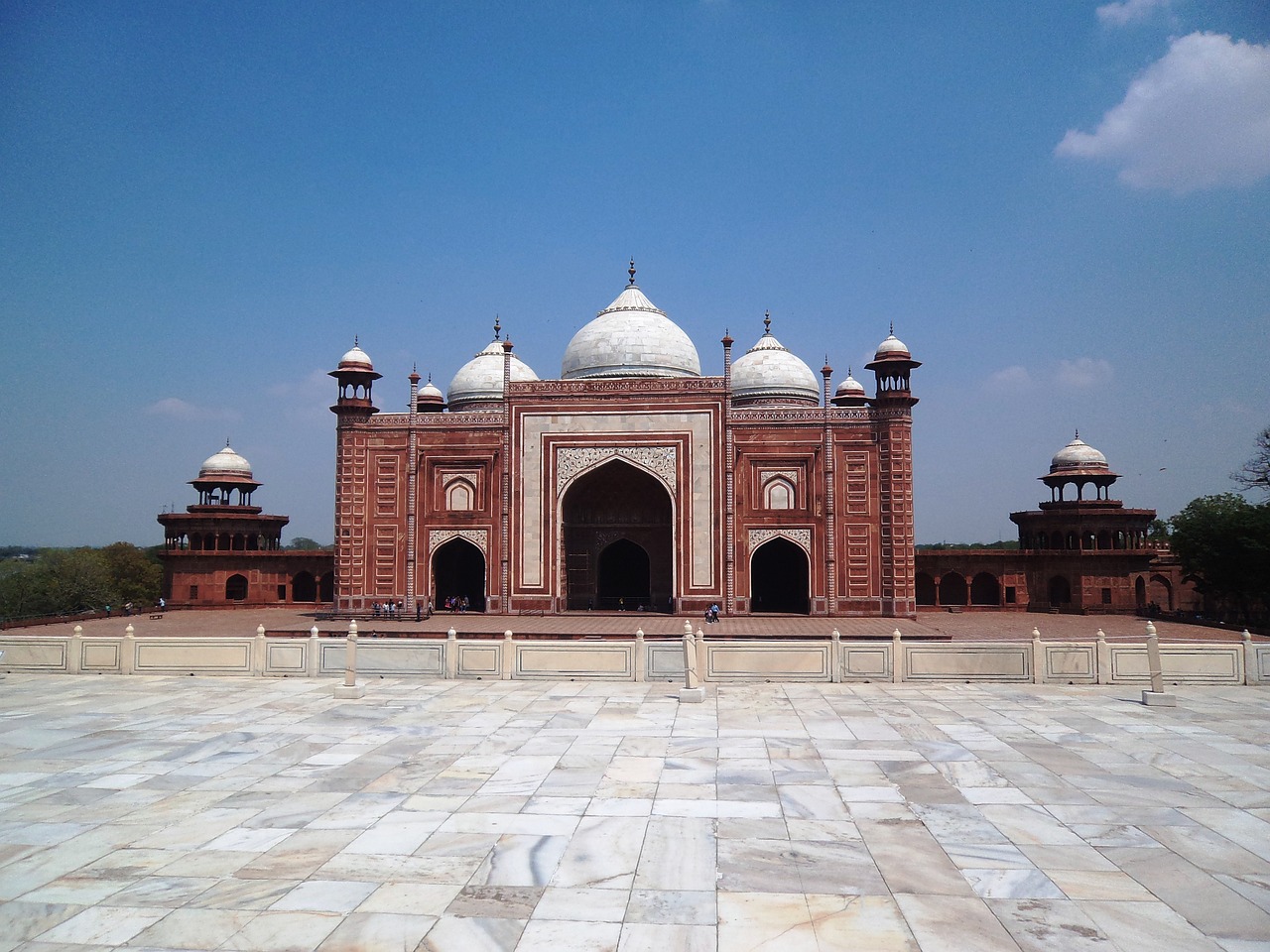 Fatehpur Sikri & Jhansi Tour (2 Nights / 3 Days)